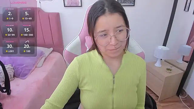 Amy joones online show from November 25, 2025, 12:49 pm