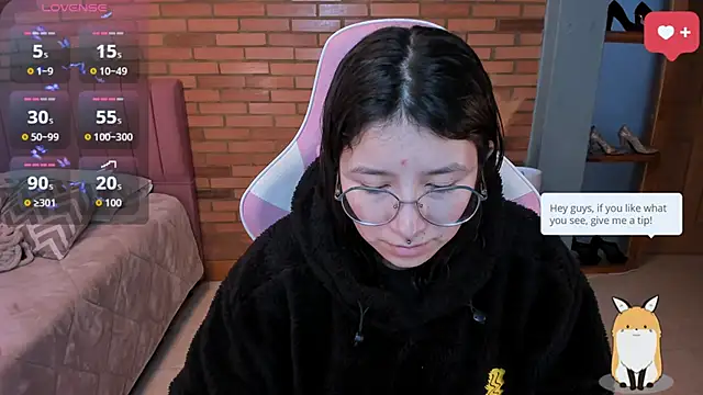 Amy joones online show from May 9, 2026, 11:24 am