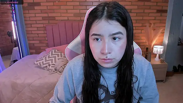 Amy joones online show from May 21, 2026, 11:29 am