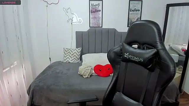 Amy joones online show from September 19, 2025, 12:20 pm