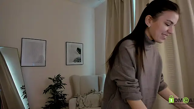 SuzyJamess online show from February 1, 2025, 8:08 am