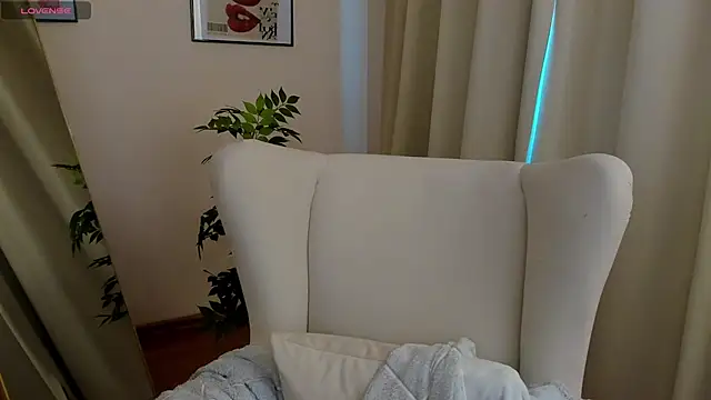 SuzyJamess online show from February 20, 2025, 5:55 am