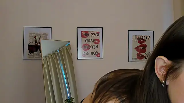 SuzyJamess online show from February 25, 2025, 5:41 am