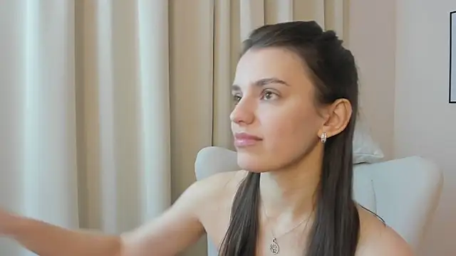 SuzyJamess online show from December 22, 2024, 4:50 am