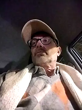 Snapshot of MadProfessor chatting on March 3, 2025, 6:46 pm MadProfessor online show from March 3, 2025, 6:46 pm