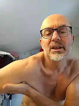 Snapshot of MadProfessor chatting on February 26, 2025, 11:00 am MadProfessor online show from February 26, 2025, 11:00 am