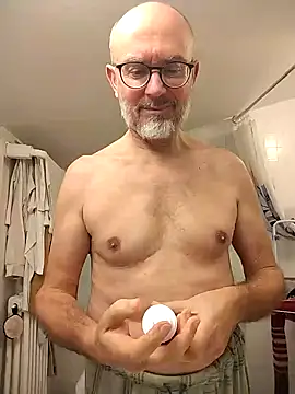 Snapshot of MadProfessor chatting on January 9, 2025, 9:37 am MadProfessor online show from January 9, 2025, 9:37 am