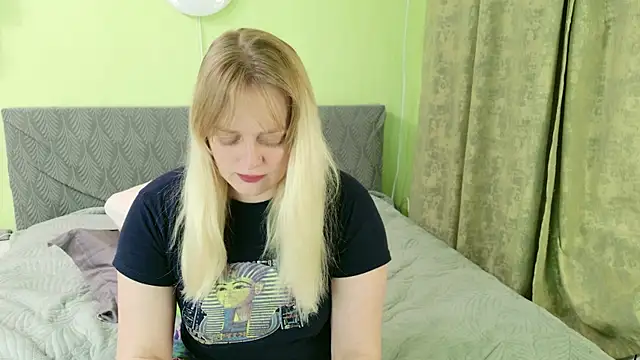 Kira Miler online show from May 21, 2026, 5:27 am