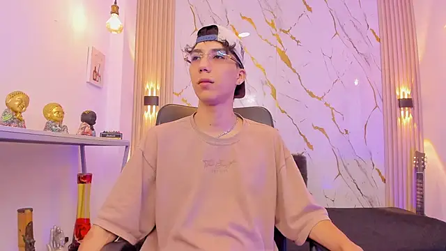 Nikolay Gregori online show from April 4, 2026, 4:08 am