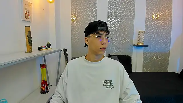 Snapshot of Nikolay_Gregori chatting on November 5, 2025, 4:15 am Nikolay Gregori online show from November 5, 2025, 4:15 am