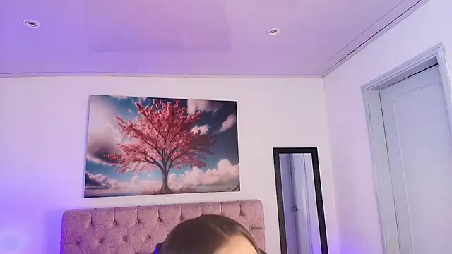 Julianaa Castro  online show from February 11, 2026, 11:43 am