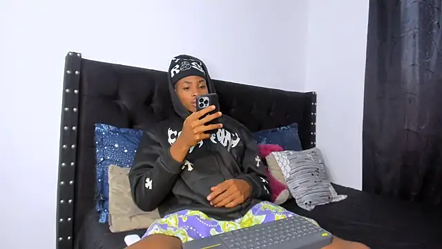 Snapshot of Pantera_black_21 chatting on October 22, 2025, 9:13 pm Pantera black 21 online show from October 22, 2025, 9:13 pm