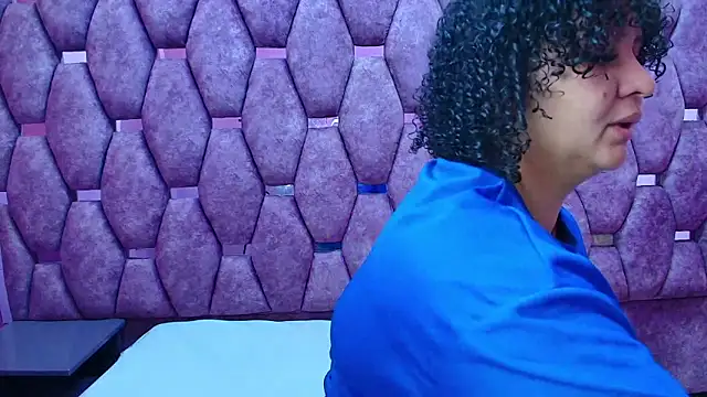 Snapshot of AlaSmith chatting on February 12, 2026, 2:11 am AlaSmith online show from February 12, 2026, 2:11 am