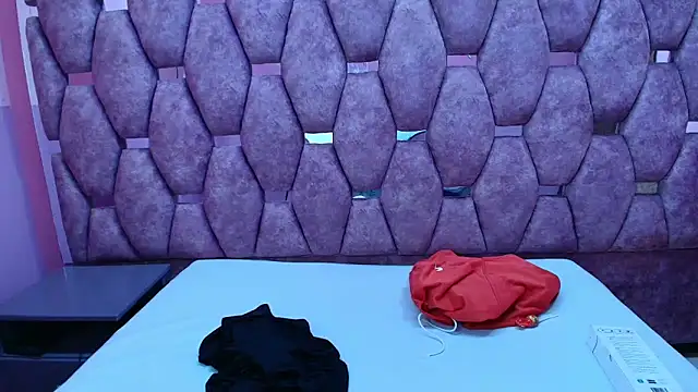 Snapshot of AlaSmith chatting on February 7, 2026, 1:35 am AlaSmith online show from February 7, 2026, 1:35 am