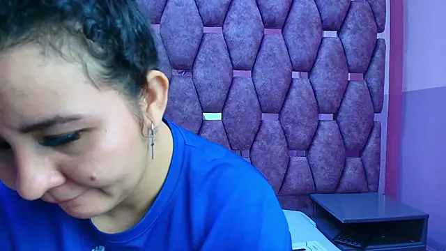 Snapshot of AlaSmith chatting on April 10, 2026, 2:40 am AlaSmith online show from April 10, 2026, 2:40 am