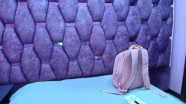 Snapshot of AlaSmith chatting on February 27, 2026, 2:23 am AlaSmith online show from February 27, 2026, 2:23 am