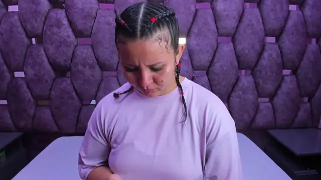 Snapshot of AlaSmith chatting on October 23, 2025, 2:32 am AlaSmith online show from October 23, 2025, 2:32 am