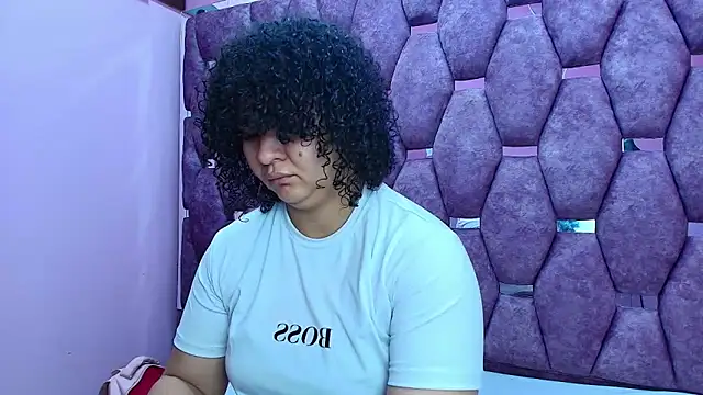 Snapshot of AlaSmith chatting on March 12, 2026, 2:39 am AlaSmith online show from March 12, 2026, 2:39 am