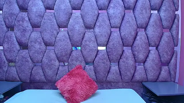 Snapshot of AlaSmith chatting on April 7, 2026, 2:46 am AlaSmith online show from April 7, 2026, 2:46 am