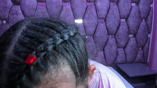 Snapshot of AlaSmith chatting on October 26, 2025, 2:23 am AlaSmith online show from October 26, 2025, 2:23 am