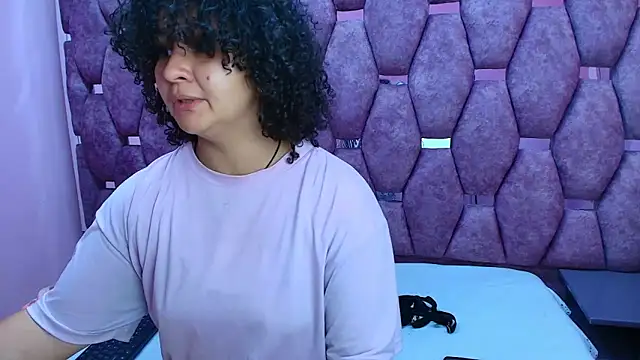 Snapshot of AlaSmith chatting on February 19, 2026, 2:41 am AlaSmith online show from February 19, 2026, 2:41 am