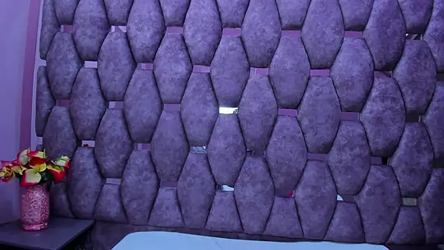 Snapshot of AlaSmith chatting on November 13, 2025, 2:04 am AlaSmith online show from November 13, 2025, 2:04 am