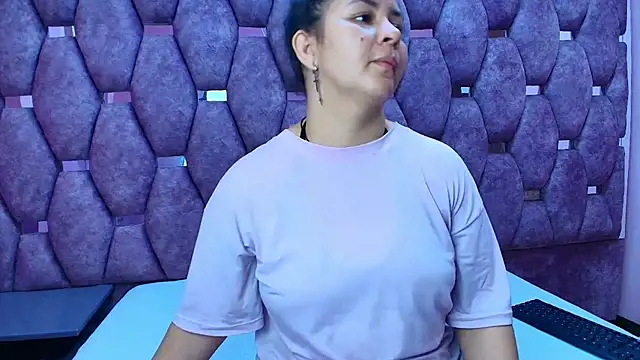 Snapshot of AlaSmith chatting on March 24, 2026, 2:33 am AlaSmith online show from March 24, 2026, 2:33 am