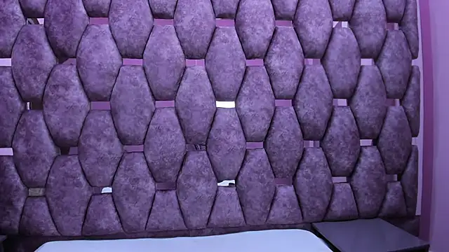 Snapshot of AlaSmith chatting on October 3, 2025, 2:26 am AlaSmith online show from October 3, 2025, 2:26 am