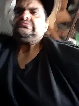 Snapshot of Miguel16i chatting on November 17, 2025, 8:24 pm Miguel16i online show from November 17, 2025, 8:24 pm