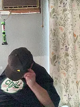 Snapshot of Miguel16i chatting on March 5, 2025, 9:59 pm Miguel16i online show from March 5, 2025, 9:59 pm