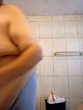 Snapshot of Miguel16i chatting on October 22, 2025, 8:08 pm Miguel16i online show from October 22, 2025, 8:08 pm