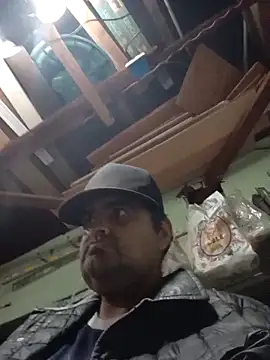 Snapshot of Miguel16i chatting on December 5, 2025, 7:29 am Miguel16i online show from December 5, 2025, 7:29 am