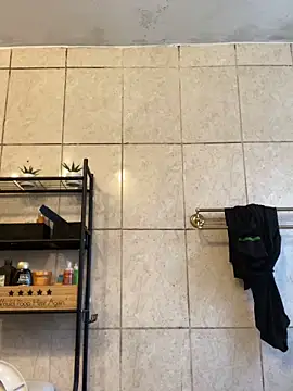 Snapshot of Miguel16i chatting on October 9, 2025, 5:02 pm Miguel16i online show from October 9, 2025, 5:02 pm