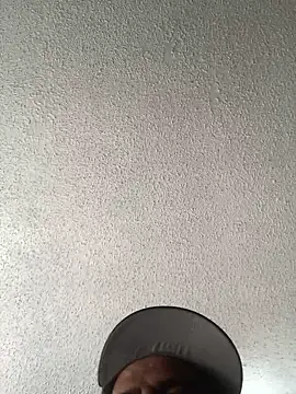 Snapshot of Miguel16i chatting on December 23, 2024, 8:57 pm Miguel16i online show from December 23, 2024, 8:57 pm