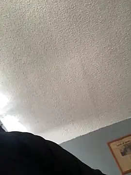 Snapshot of Miguel16i chatting on February 15, 2025, 10:21 pm Miguel16i online show from February 15, 2025, 10:21 pm