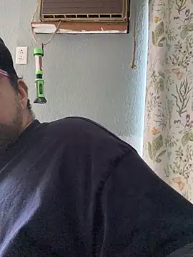 Snapshot of Miguel16i chatting on March 4, 2025, 6:18 pm Miguel16i online show from March 4, 2025, 6:18 pm