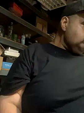 Snapshot of Miguel16i chatting on September 9, 2025, 7:29 am Miguel16i online show from September 9, 2025, 7:29 am