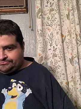 Snapshot of Miguel16i chatting on March 8, 2025, 3:17 am Miguel16i online show from March 8, 2025, 3:17 am