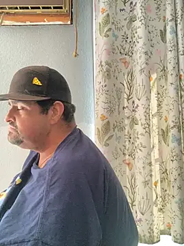 Snapshot of Miguel16i chatting on March 8, 2025, 8:03 pm Miguel16i online show from March 8, 2025, 8:03 pm