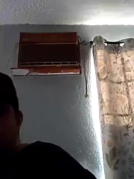 Snapshot of Miguel16i chatting on January 12, 2025, 12:18 am Miguel16i online show from January 12, 2025, 12:18 am