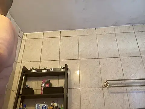 Snapshot of Miguel16i chatting on December 9, 2024, 8:01 pm Miguel16i online show from December 9, 2024, 8:01 pm