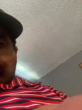 Snapshot of Miguel16i chatting on February 25, 2025, 5:30 pm Miguel16i online show from February 25, 2025, 5:30 pm