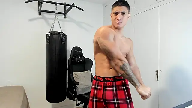 Snapshot of dan01_ chatting on March 19, 2026, 8:14 am dan01 online show from March 19, 2026, 8:14 am