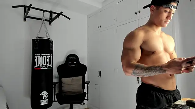 dan01  online show from December 16, 2025, 8:13 pm