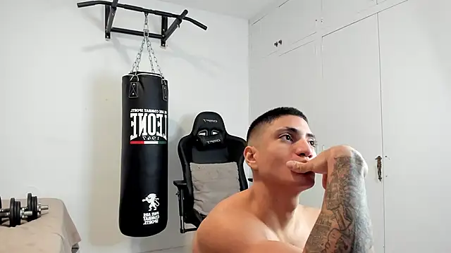 Snapshot of dan01_ chatting on March 13, 2026, 11:04 am dan01 online show from March 13, 2026, 11:04 am