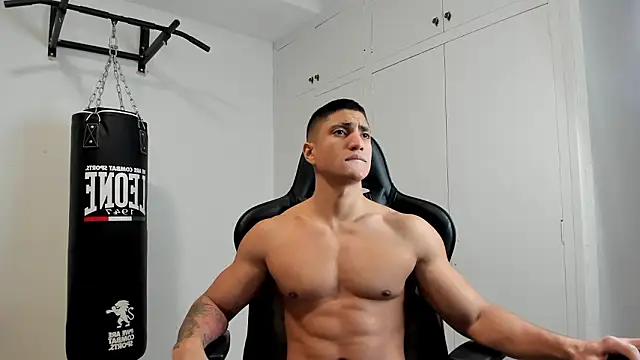 Snapshot of dan01_ chatting on March 15, 2026, 7:54 pm dan01 online show from March 15, 2026, 7:54 pm