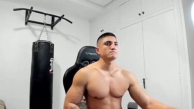 Snapshot of dan01_ chatting on February 16, 2026, 3:43 pm dan01 online show from February 16, 2026, 3:43 pm