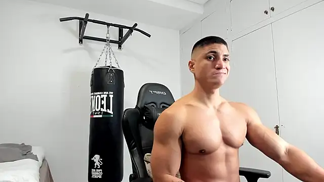 Snapshot of dan01_ chatting on February 4, 2026, 6:25 pm dan01 online show from February 4, 2026, 6:25 pm