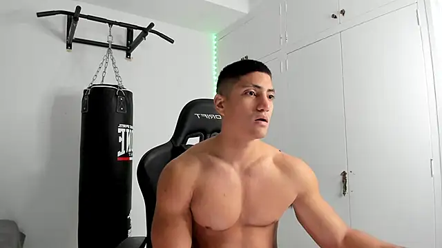 Snapshot of dan01_ chatting on April 8, 2026, 6:04 am dan01 online show from April 8, 2026, 6:04 am