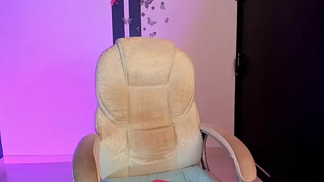 CandyLatinHott online show from November 30, 2025, 1:06 am